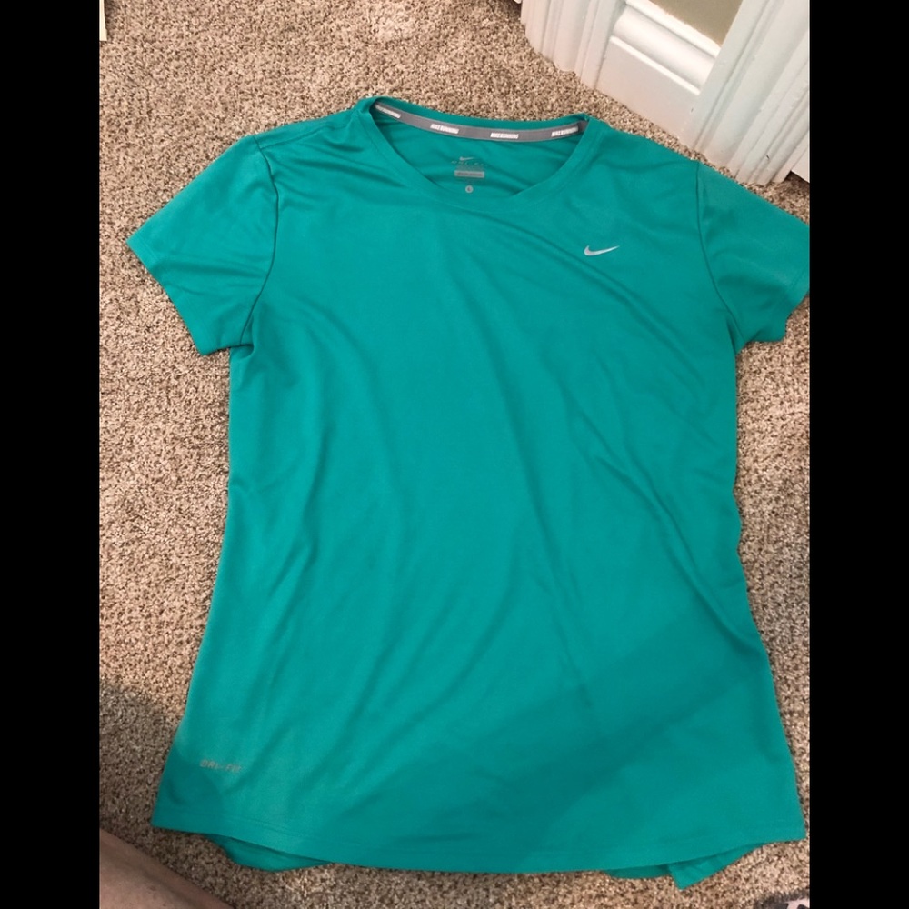 Nike Dri Fit T-shirt. Size large.
